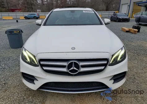 2017 Mercedes-Benz E 300 z USA, uszkodzony, nr VIN WDDZF4JB0HA151851